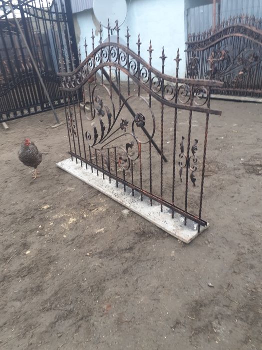 Porți și panouri gard din fier forjat și tabelă decupata