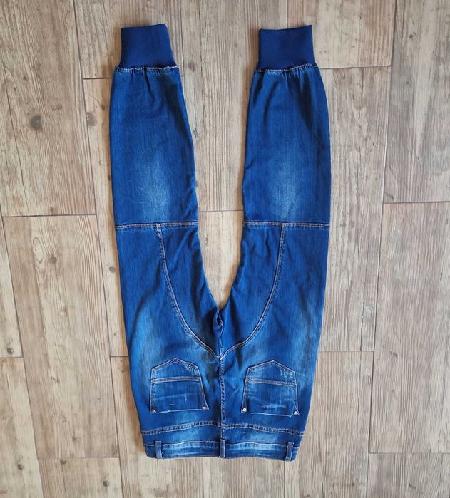 Много дамски дънки размер S