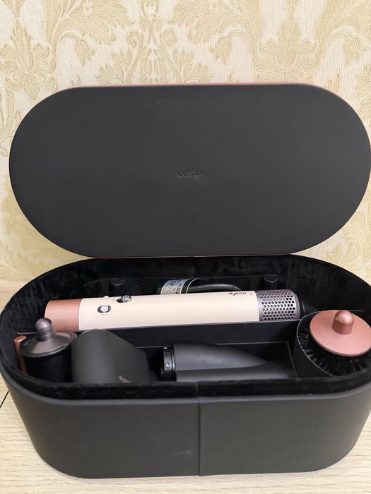 Dyson Airwrap sakura