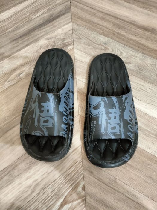 Шлепанцы повседневная стильные и очень удобные, размер 41