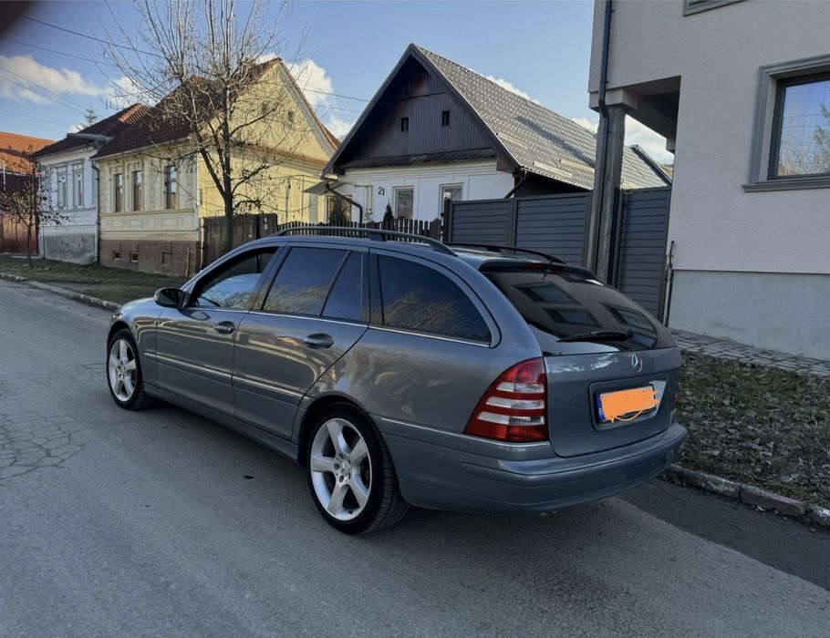 Vând Mercedes C220 CDI Avantgarde, facelift, inmatriculat, impecabil!
