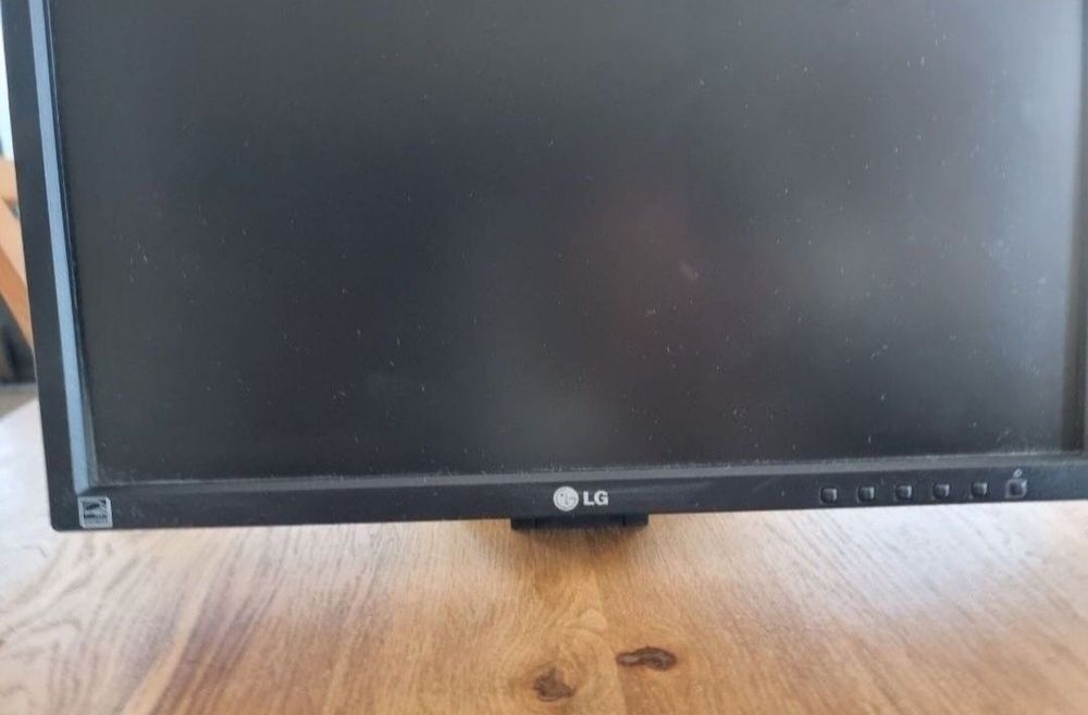 Monitor gaming LG 19 inch