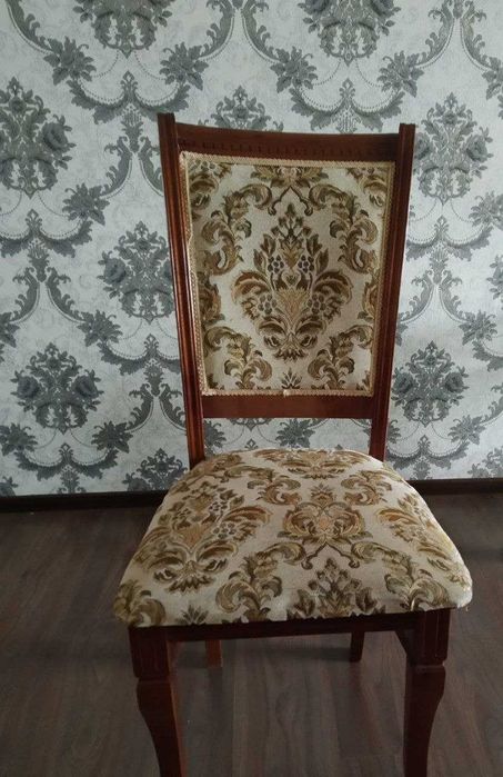 Стул. Материал -орех.