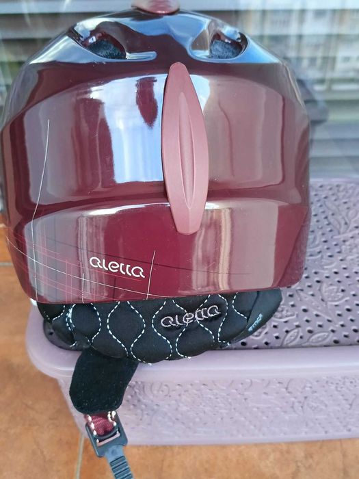 Дамска /момичешка ски каска 30лв.