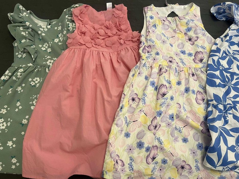 Лот от роклички за момиче 6-8г