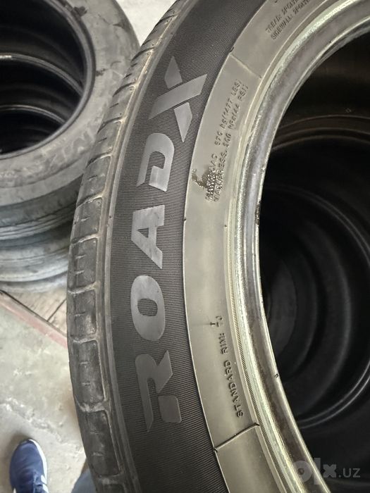 балон сотилади 215/55r17.холати ўрта.