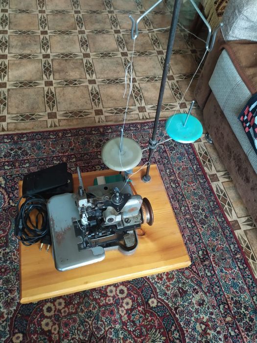 Оверлок промышленный