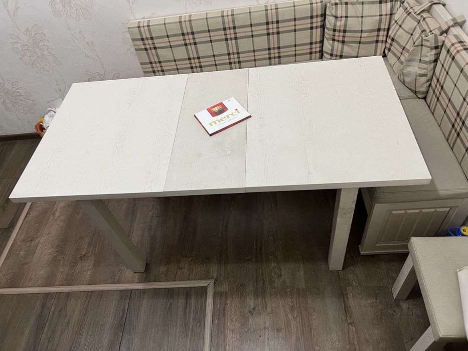 Кухонный стол