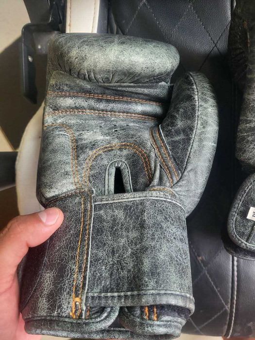 Боксови ръкавици - Fairtex Thai boxing gloves The Heart of Warrior + Kaska Venum , Ne izpolzvani pochti