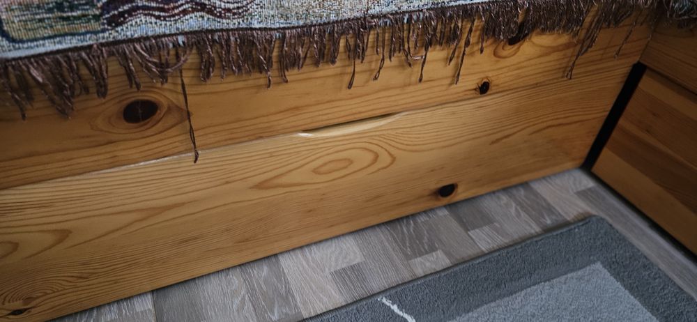 Ъглови легла от дърво