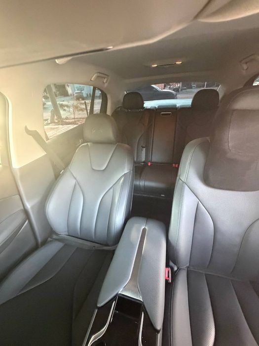 Hongqi eqm5 26000 yurgan