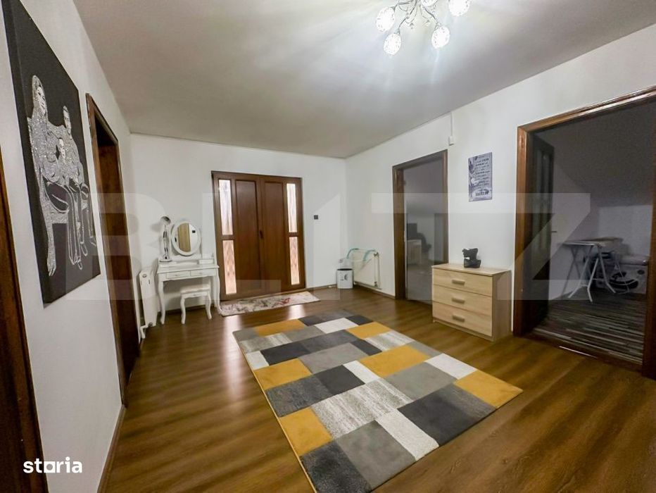 Casa individuala de vanzare, 216 mp, zona Cetate