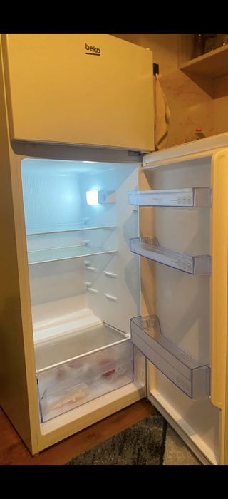 Хладилник веко....