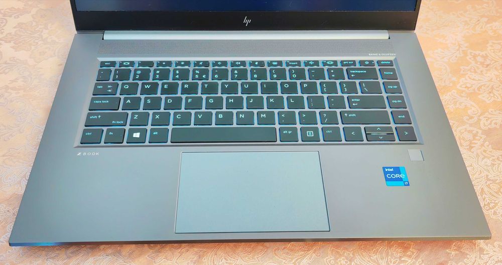 HP ZBook Studio 15 G8/Core i7-11800H/16GB RAM/512GB SSD/Quadro T1200