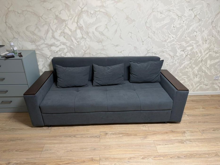 Диван срочно продам