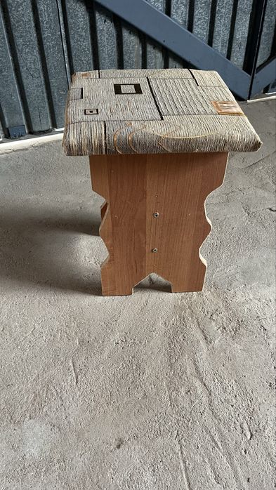 Табуретки кухонные