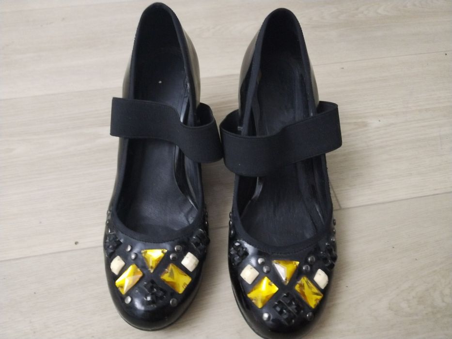 Туфли и красовки женские