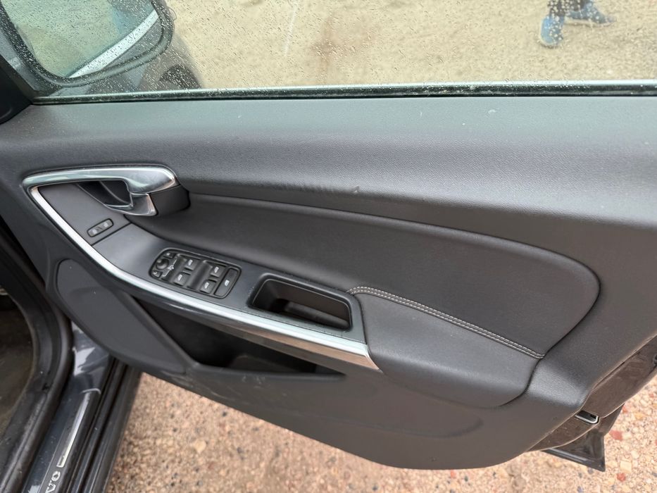 на части Volvo s60 D3 1.6t R design 6 скорости 2012