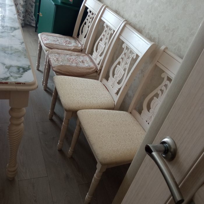 Продам стол со стульями