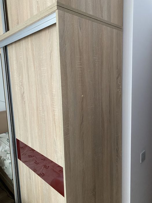 Dulap dormitor cu suprapozabil