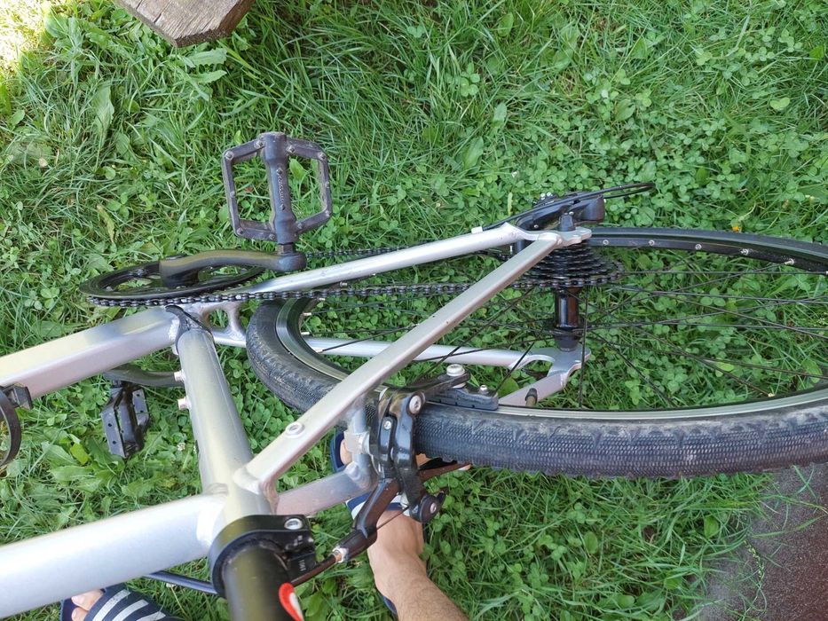 Vând cursieră Triban RC100