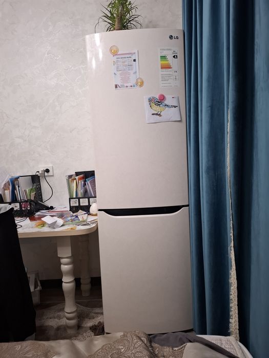 Продам холодильник