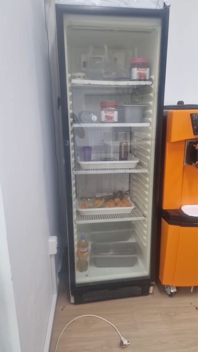 Холодильник в отличном состояний