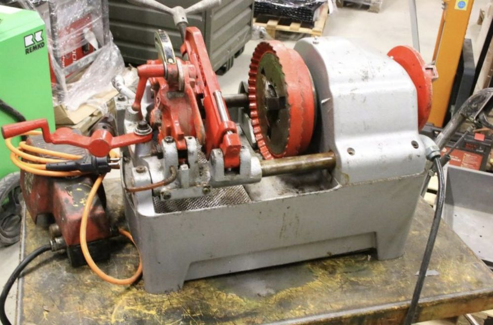 Винтонарезна машина до 2 цола Rothenberger