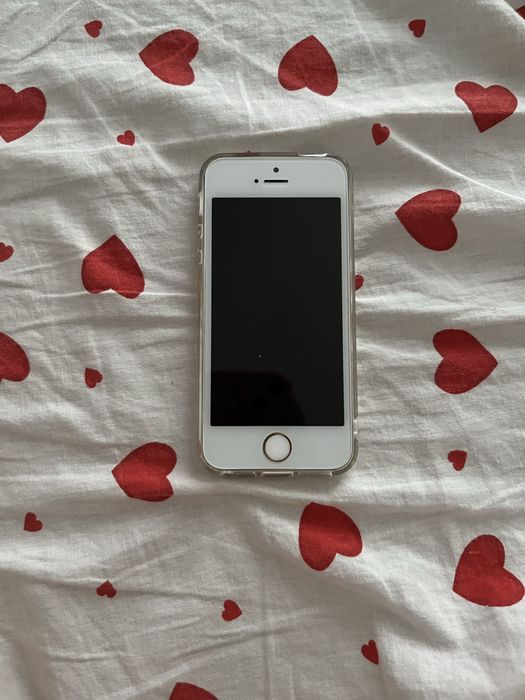 Айфон 5си,нет коробки