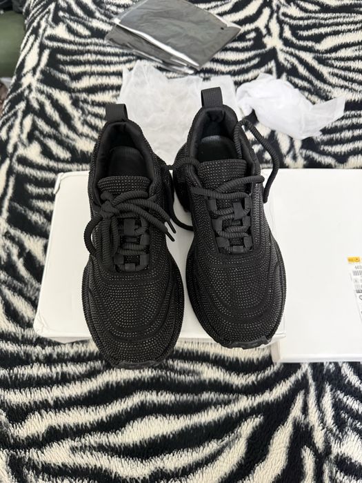 Обувь женская со стразами кроссовки