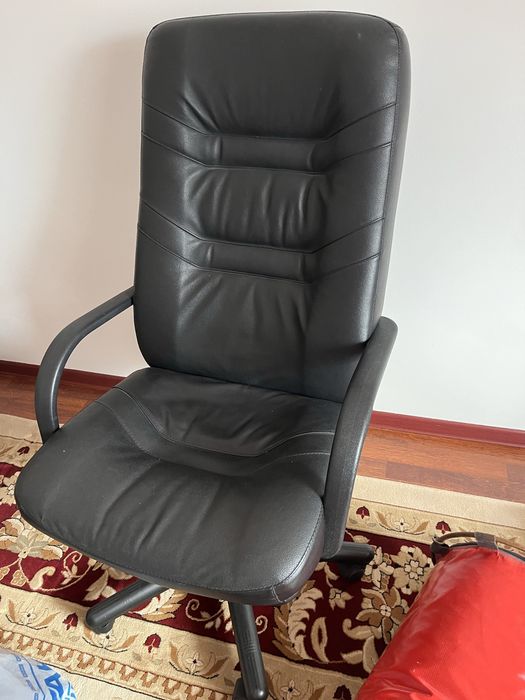 Продается офисное кресло за 30 тыс