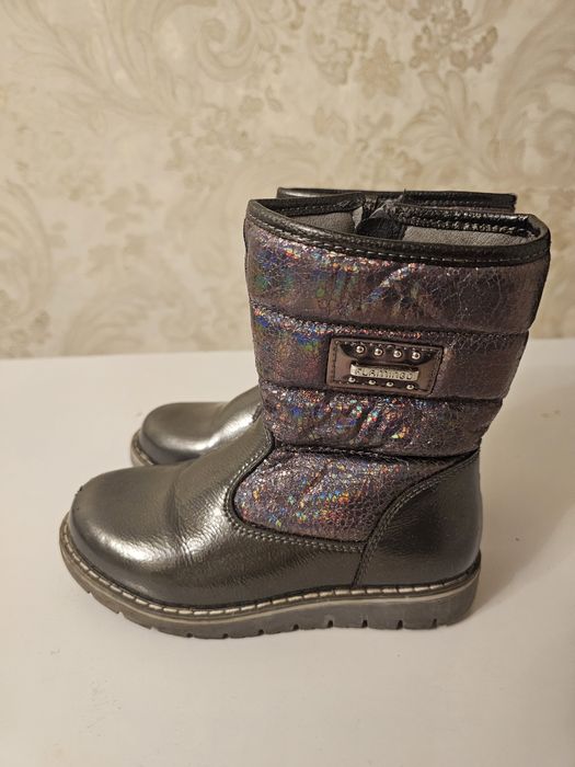 Продам детские сапоги ( 26-28 размеры)