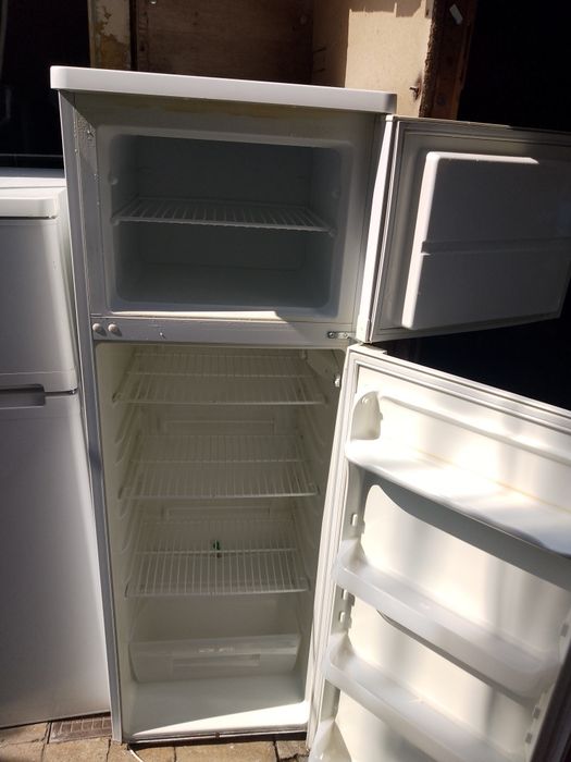 Frigider cu congelator,2 uși funcțional