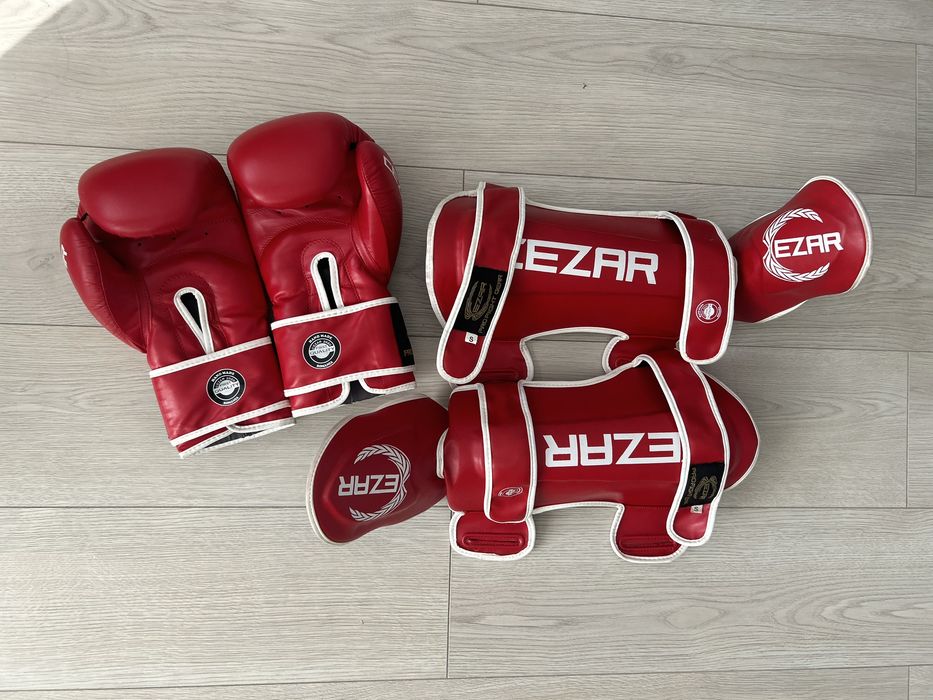 Manusi si tibiere Cezar Fighting noi