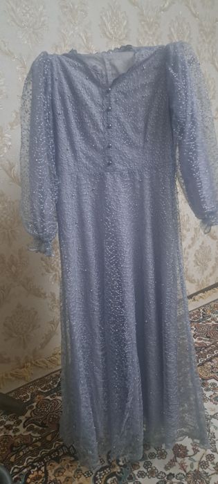 Платье вечерний 1или 2раза одели