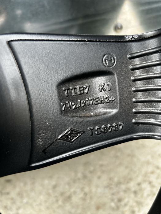 Джанти с гуми 5х120 17цола