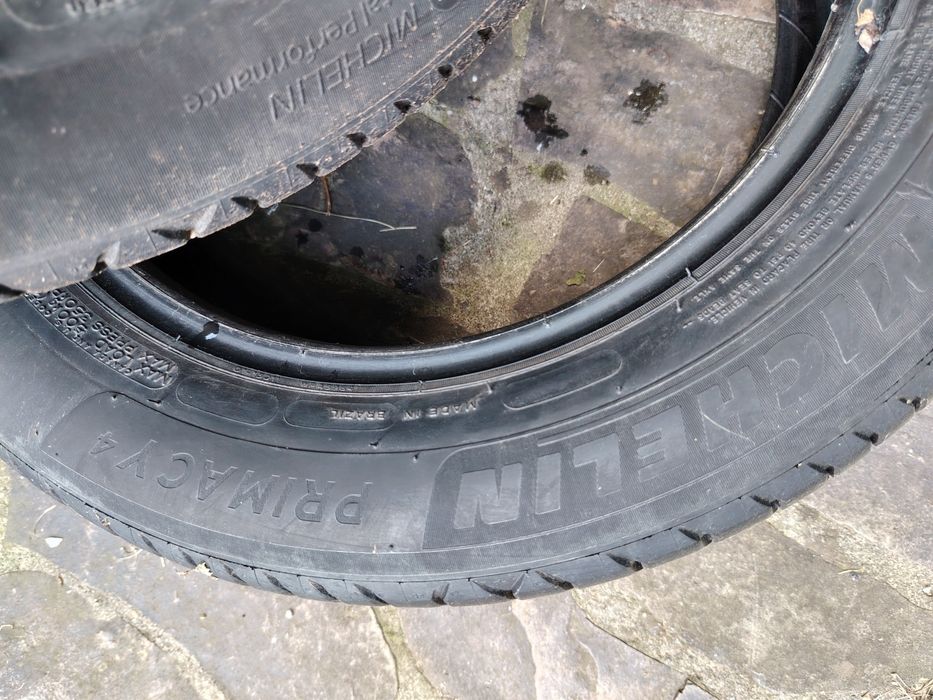 De vânzare 2 cauciucuri Michelin 185 65 r15