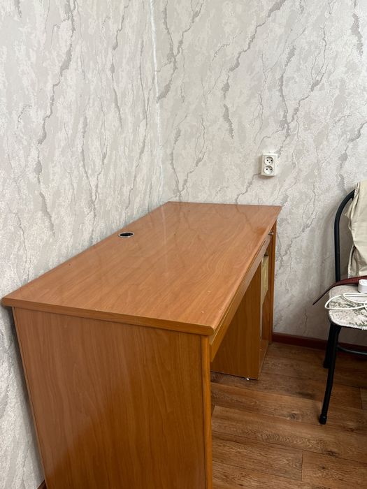 Стол письменный б/у