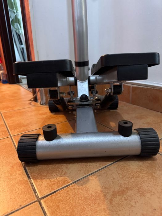 Stepper Kettler cu display LCD – aparat fitness pentru acasă