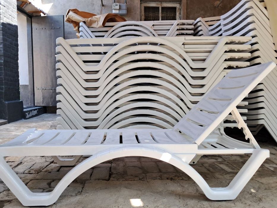 Лежак Шезлонг для бассейна