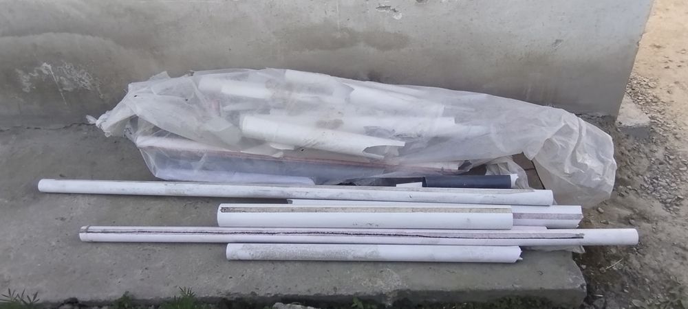 Пластмасс трубалар килоси 2000 сўмдан сотилади.ан