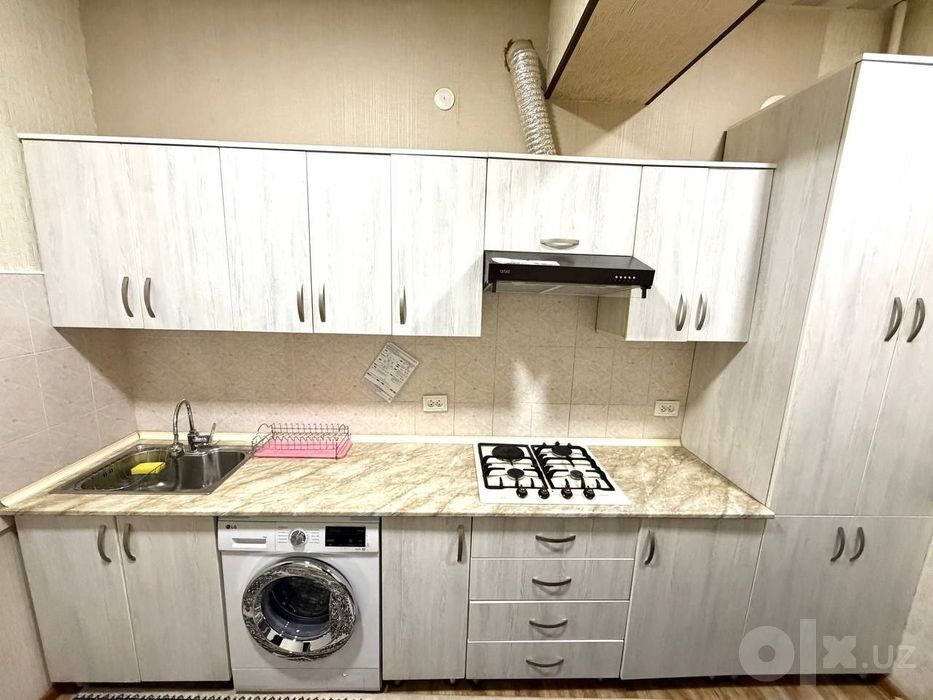 Сдаётся большая 1 ком квартира на 3 этаже, ор:СЕМУРГ, П.Дасгир