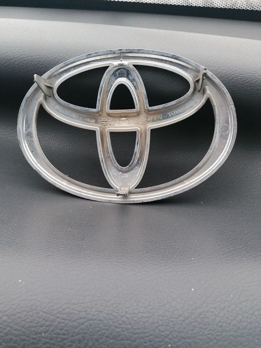 Емблема за Toyota Corolla toyota avensis