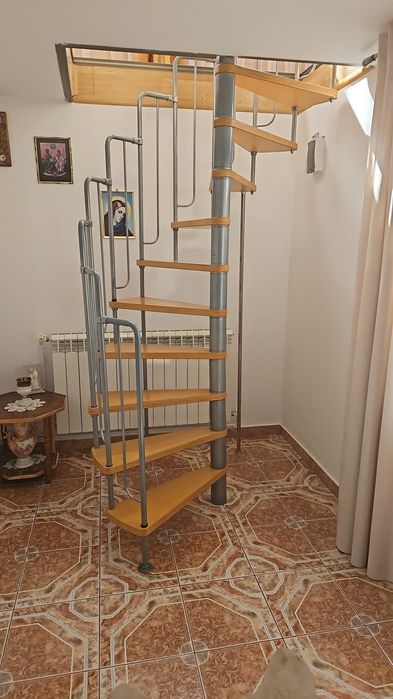 Vand scara interioara