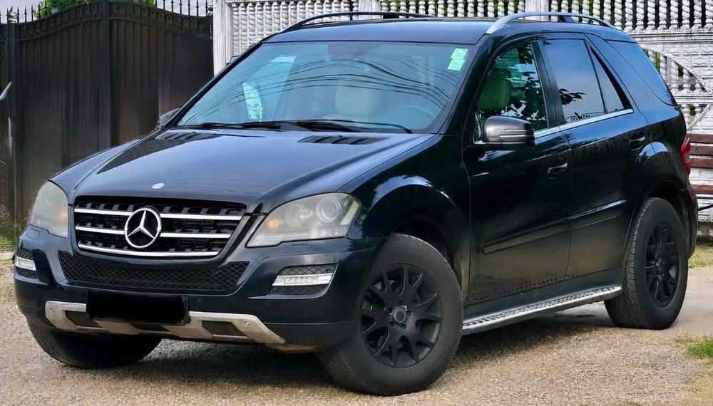 Vand mercedes ML 300 cdi 4 matic an 2011