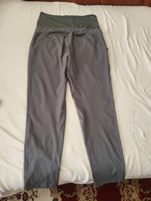 Vand pantaloni gravide M si L H&M