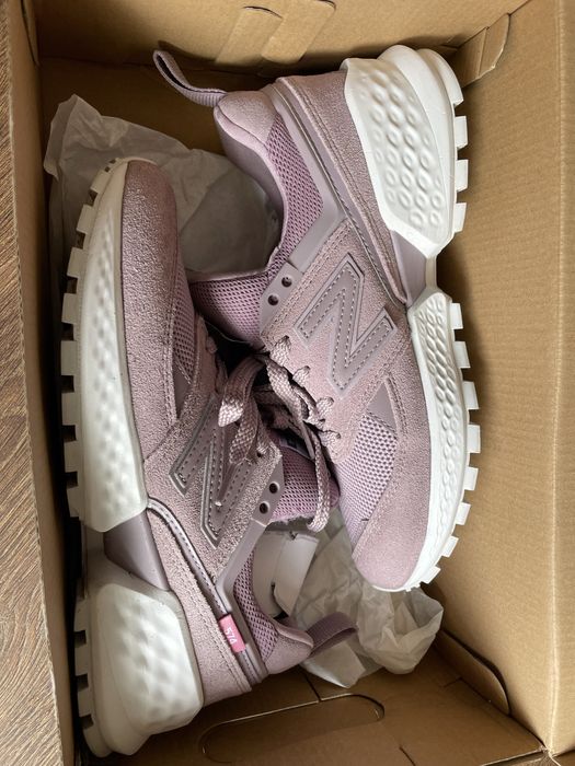 Маратонки new balance