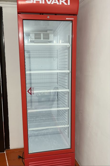 Витринный холодильник