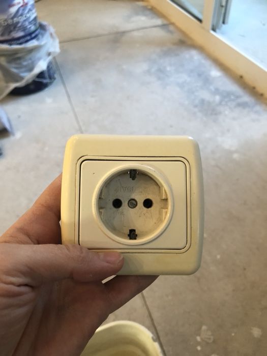 Розетки, выключатели