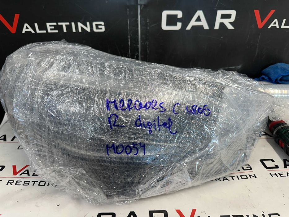 Фар фарове десен Mercedes C klasse W206 Мерцедес 206 DIGITAL LIGHT far